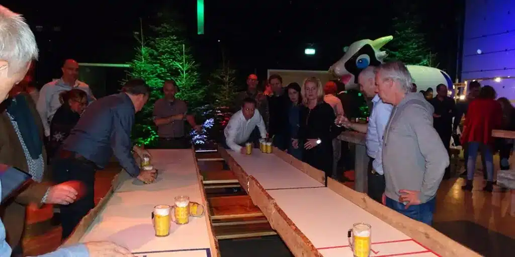Bierpeulschuiven tijdens Apres Ski Winterspelen
